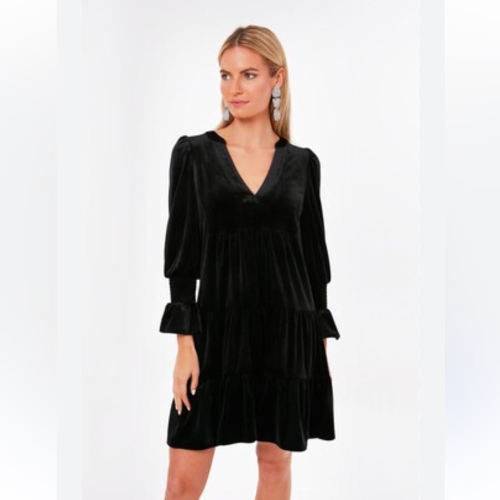 Pomader place Black Velvet Dress